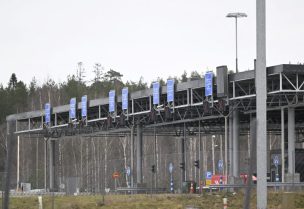 A view of the border between Russia and Finland at the Nuijamaa border checkpoint in Lappeenranta, Finland on November 15, 2023. An increasing number of citizens from third countries have arrived via Russia to Finnish border-crossing points without proper documentation this autumn. Finland has no longer allowed people to enter via southeastern border crossings on bicycles, only in motor vehicles. Lehtikuva/Vesa Moilanen via REUTERS /File photo