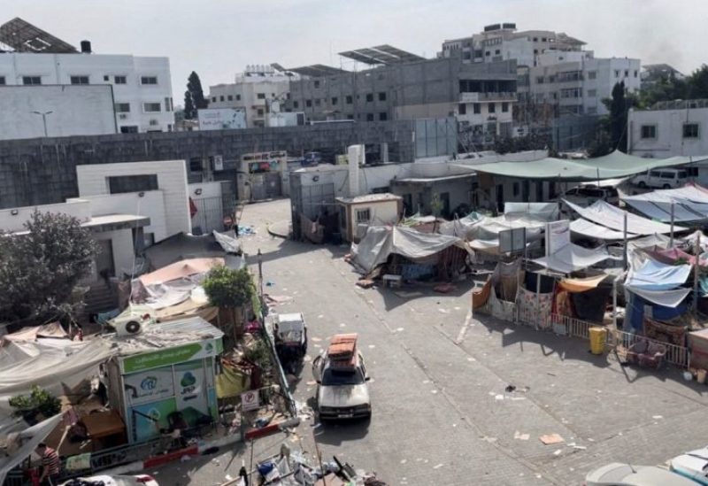 Tents and shelters used by displaced Palestinians stand at the yard of Al Shifa hospital during the Israeli ground operation around the hospital, in Gaza City November 12, 2023. Ahmed El Mokhallalati/via REUTERS/File Photo