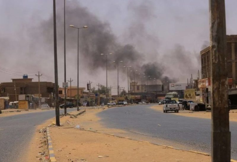 Smoke rises in Omdurman, near Halfaya Bridge, during clashes between the Rapid Support Forces and the army as seen from Khartoum North, Sudan April 15, 2023. REUTERS/Mohamed Nureldin Abdallah