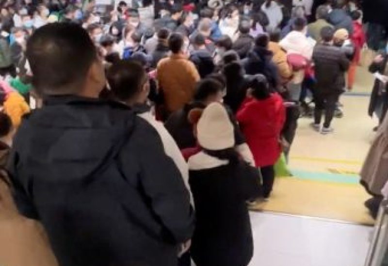 A view shows the overcrowded second floor of the Beijing Children's Hospital, Xicheng district, Beijing, China in this screen grab obtained from a handout video released on November 26, 2023. Video Obtained by Reuters/Handout via REUTERS THIS IMAGE HAS BEEN SUPPLIED BY A THIRD PARTY NO RESALES. NO ARCHIVES