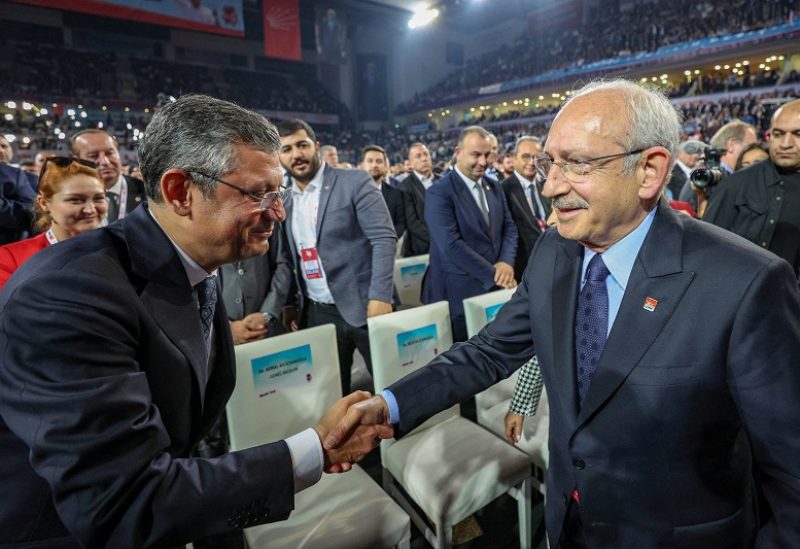 Turkey's main opposition Republican People's Party (CHP) leader Kemal Kilicdaroglu shakes hands with the chairman candidate Ozgur Ozel during the 38th ordinary party congress in Ankara, Turkey November 4, 2023. Alp Eren Kaya/Republican People's Party/Handout via REUTERS ATTENTION EDITORS - THIS PICTURE WAS PROVIDED BY A THIRD PARTY. NO RESALES. NO ARCHIVES.