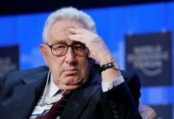 FILE PHOTO: Henry Kissinger, former U.S. Secretary of State and this year's co-chairman of the World Economic Forum (WEF), attends the opening news conference of the annual WEF meeting in the Swiss Alpine resort town of Davos, Switzerland January 23, 2008. REUTERS/Stefan Wermuth/File Photo