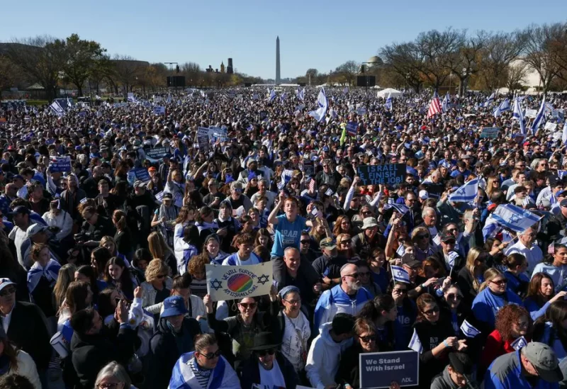 Demonstrators in Washington back Israel, denounce antisemitism
