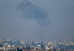 Smoke rises after an Israeli airstrike in Gaza, after a temporary truce between Israel and the Palestinian Islamist group Hamas expired, as seen from southern Israel, December 2, 2023. REUTERS/Alexander Ermochenko