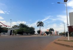A normally busy street in front of Parliament is empty amid heavy gunfire in Bissau, Guinea Bissau December 1, 2023. REUTERS/Stringer NO RESALES. NO ARCHIVES